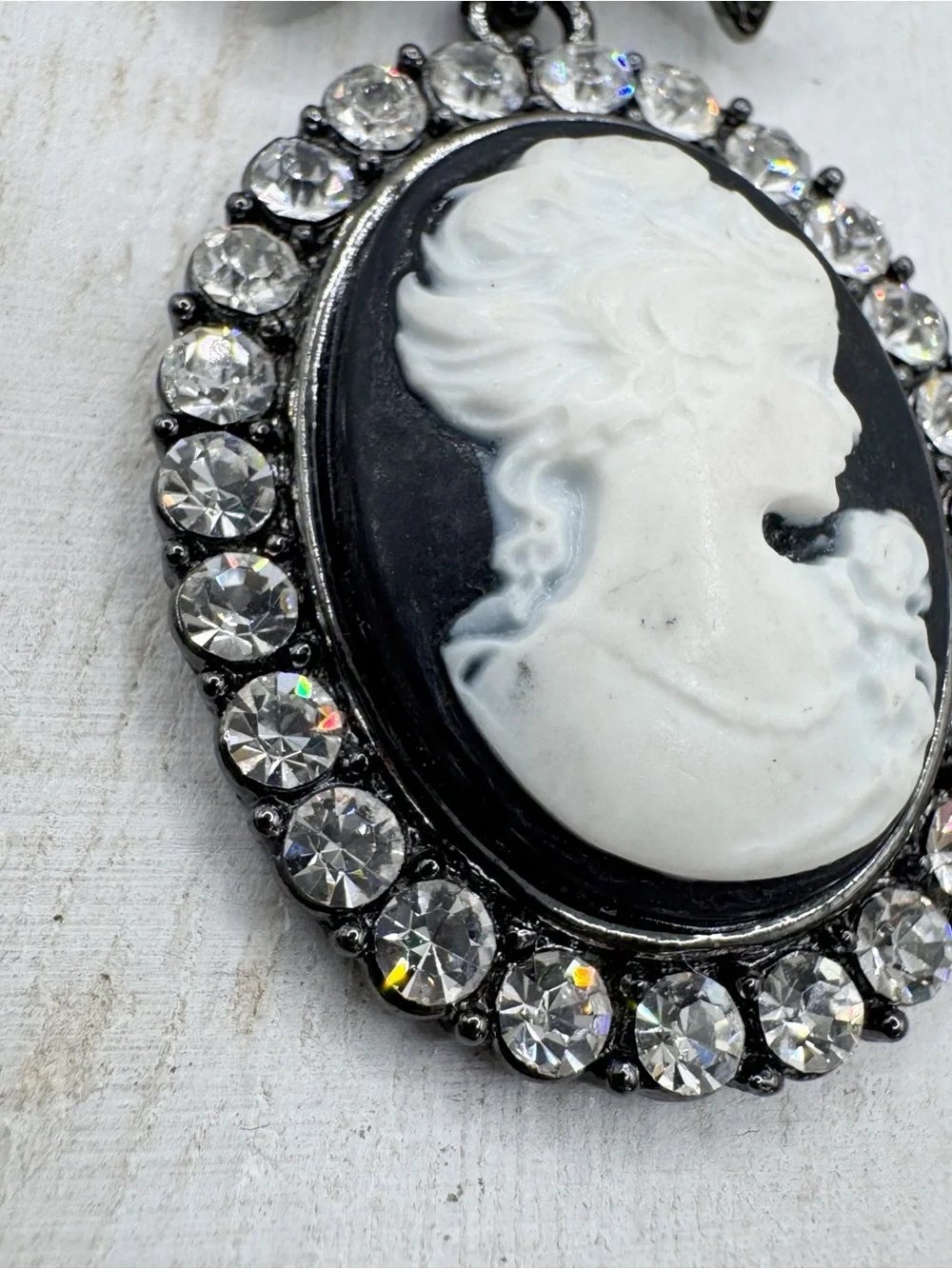Vintage Victorian revival cameo bow brooch pin black white